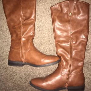 brown leather cowgirl boots!